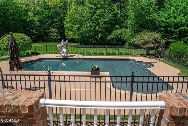 7 Towline Lane, Clifton Park, NY 12065