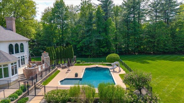 7 Towline Lane, Clifton Park, NY 12065