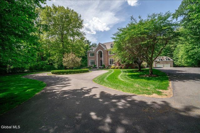7 Towline Lane, Clifton Park, NY 12065