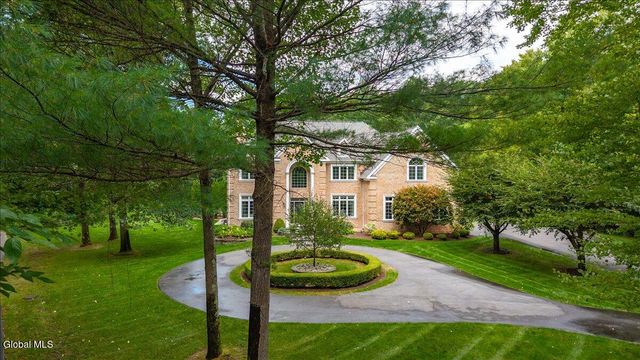 7 Towline Lane, Clifton Park, NY 12065