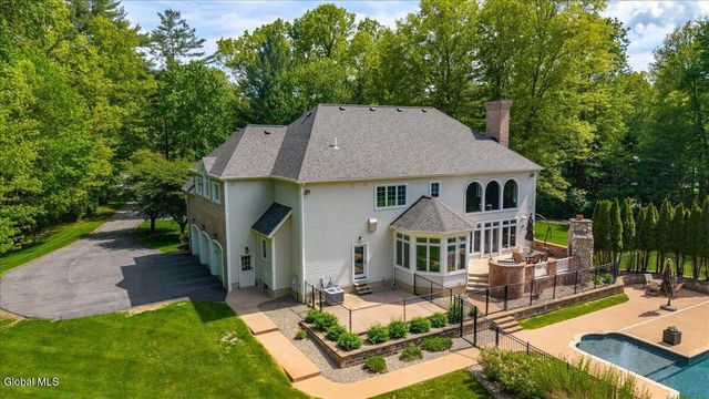 7 Towline Lane, Clifton Park, NY 12065