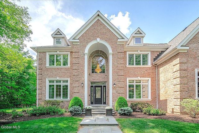 7 Towline Lane, Clifton Park, NY 12065