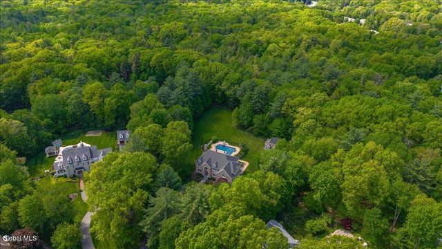 7 Towline Lane, Clifton Park, NY 12065