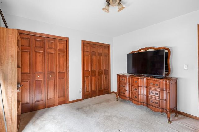 9371 S Chicago ROAD, Oak Creek, WI 53154