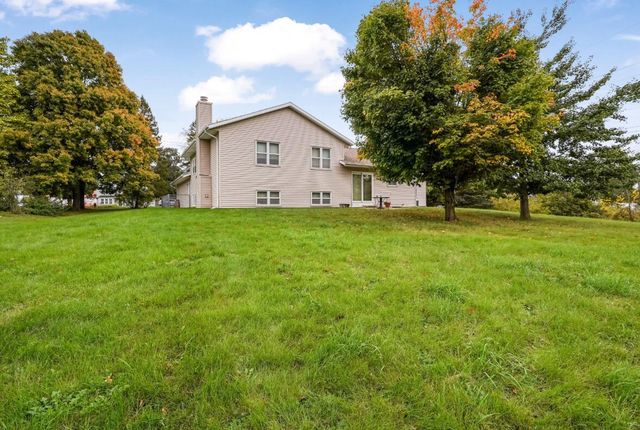 9371 S Chicago ROAD, Oak Creek, WI 53154