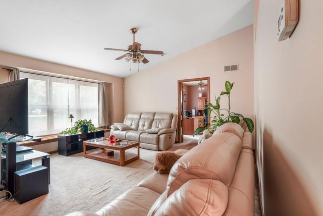 9371 S Chicago ROAD, Oak Creek, WI 53154