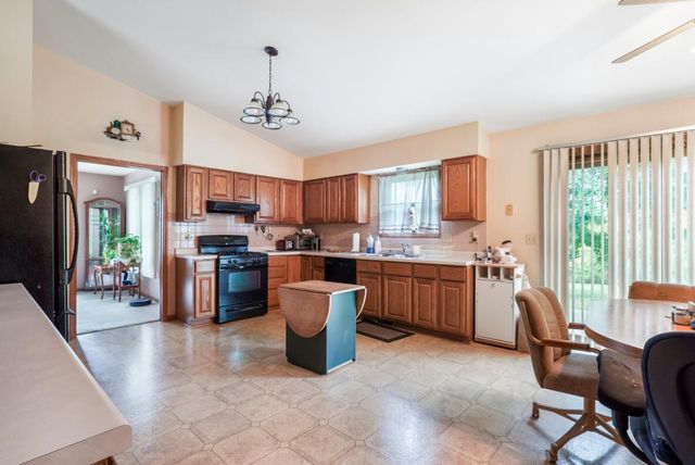 9371 S Chicago ROAD, Oak Creek, WI 53154