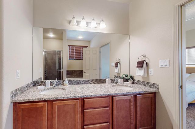 2331 Gandert Avenue SE, Albuquerque, NM 87106