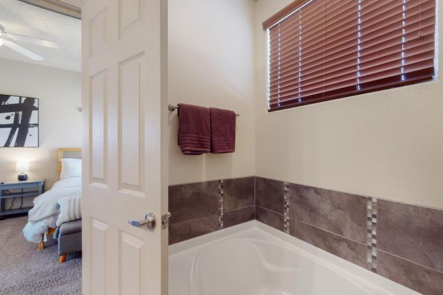 2331 Gandert Avenue SE, Albuquerque, NM 87106