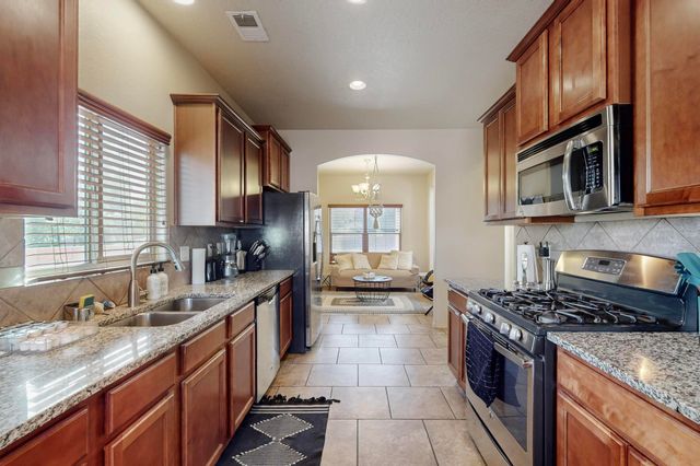 2331 Gandert Avenue SE, Albuquerque, NM 87106