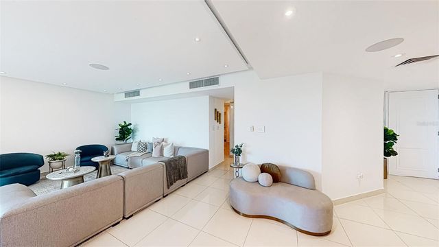 00690 COND TREASURE POINT 543, Vega Alta, PR 00692