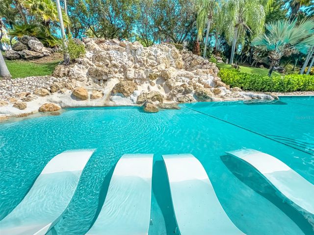 00690 COND TREASURE POINT 543, Vega Alta, PR 00692