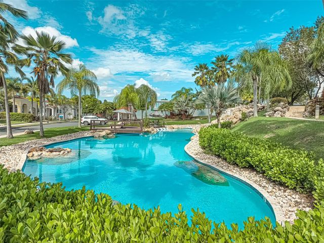 00690 COND TREASURE POINT 543, Vega Alta, PR 00692