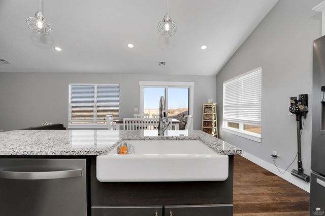 810 Waxwing Drive, Manhattan, KS 66502