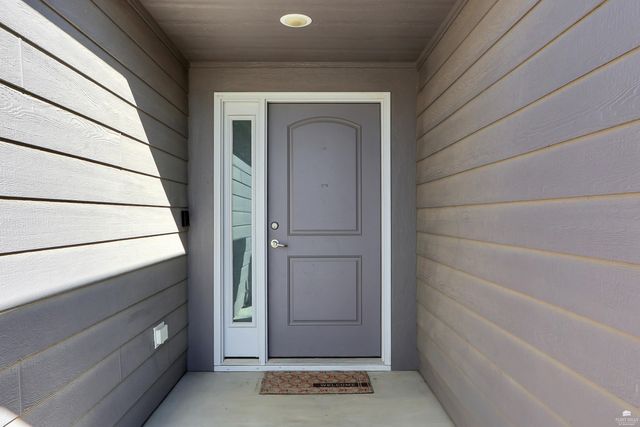 810 Waxwing Drive, Manhattan, KS 66502