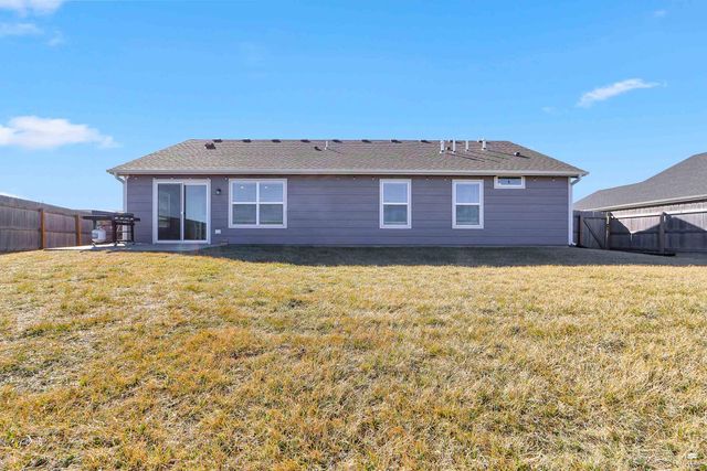 810 Waxwing Drive, Manhattan, KS 66502