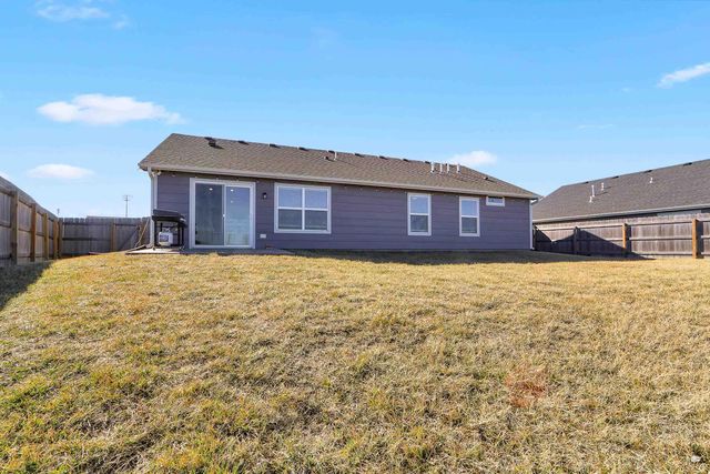 810 Waxwing Drive, Manhattan, KS 66502
