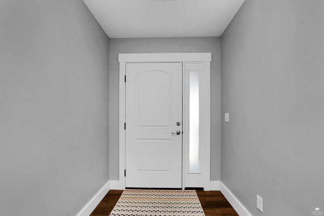 810 Waxwing Drive, Manhattan, KS 66502