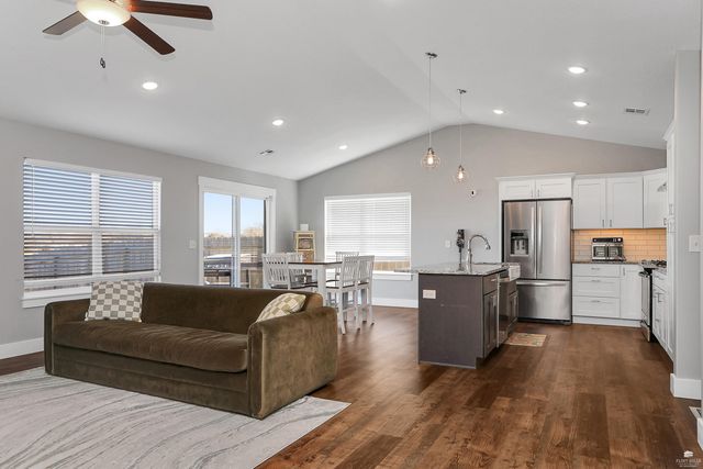 810 Waxwing Drive, Manhattan, KS 66502