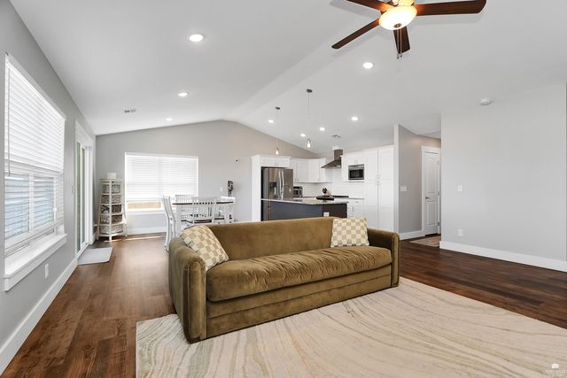 810 Waxwing Drive, Manhattan, KS 66502