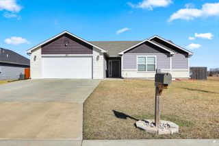 810 Waxwing Drive, Manhattan, KS 66502