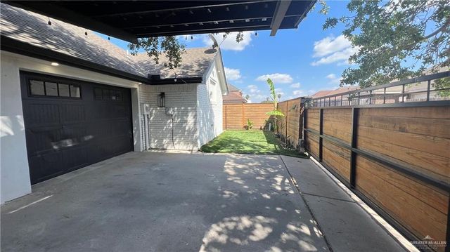 433 Redbud Avenue, Mcallen, TX 78504