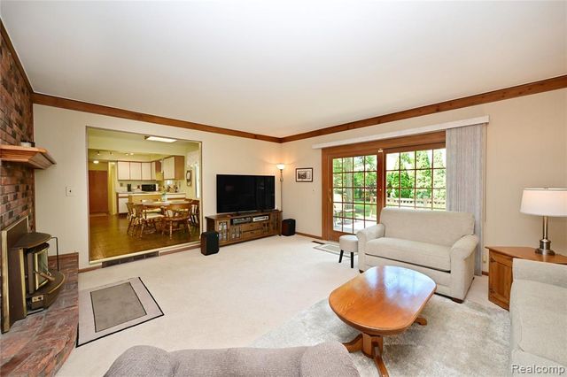 5888 Pentland Road, Bloomfield Hills, MI 48301