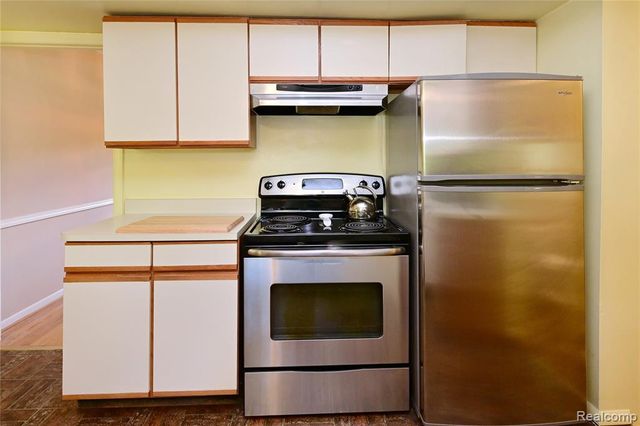 5888 Pentland Road, Bloomfield Hills, MI 48301