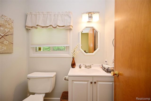 5888 Pentland Road, Bloomfield Hills, MI 48301