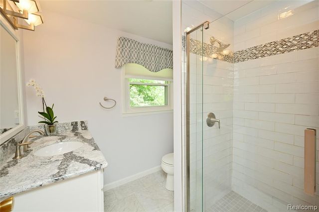 5888 Pentland Road, Bloomfield Hills, MI 48301