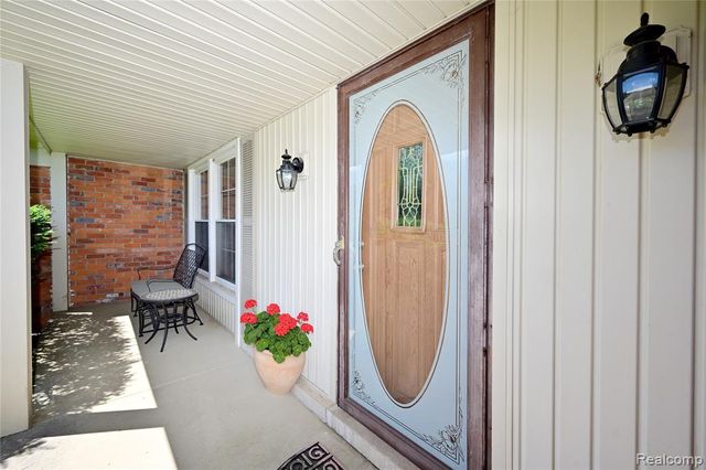 5888 Pentland Road, Bloomfield Hills, MI 48301