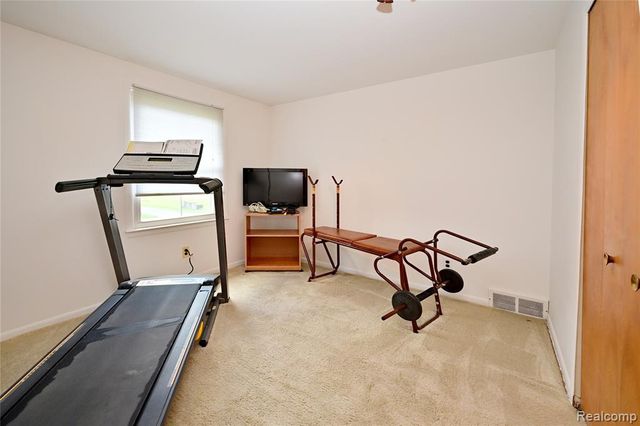 5888 Pentland Road, Bloomfield Hills, MI 48301