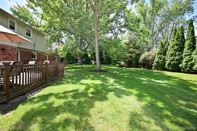 5888 Pentland Road, Bloomfield Hills, MI 48301