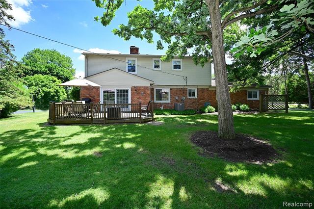 5888 Pentland Road, Bloomfield Hills, MI 48301