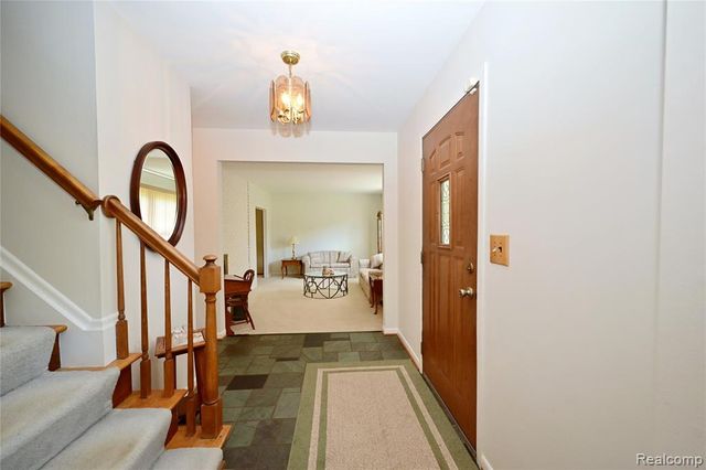5888 Pentland Road, Bloomfield Hills, MI 48301
