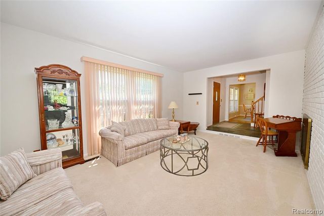 5888 Pentland Road, Bloomfield Hills, MI 48301