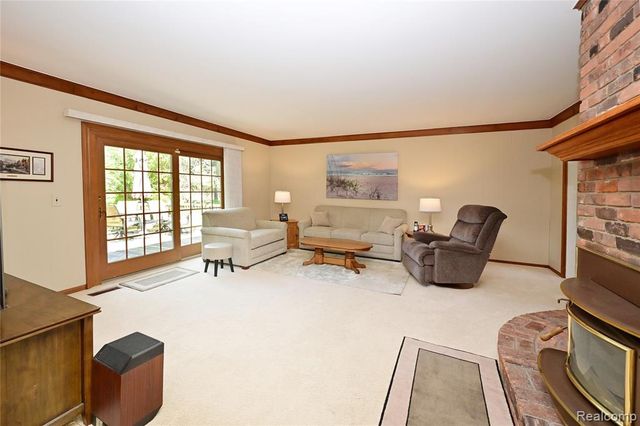 5888 Pentland Road, Bloomfield Hills, MI 48301