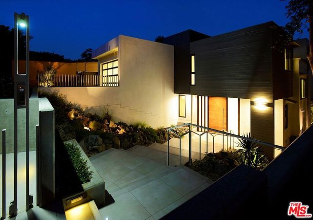 16132 Alcima Avenue, Los Angeles, CA 90272