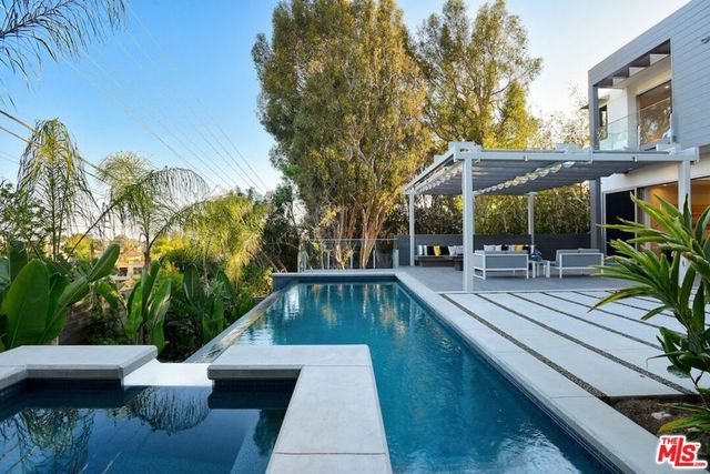 16132 Alcima Avenue, Los Angeles, CA 90272