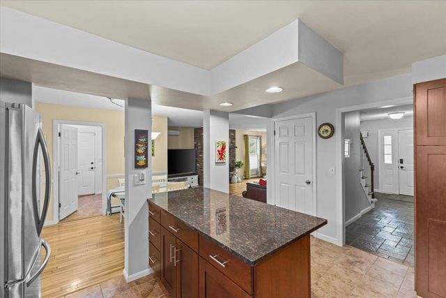 28 Pheasant Way, South Burlington, VT 05403
