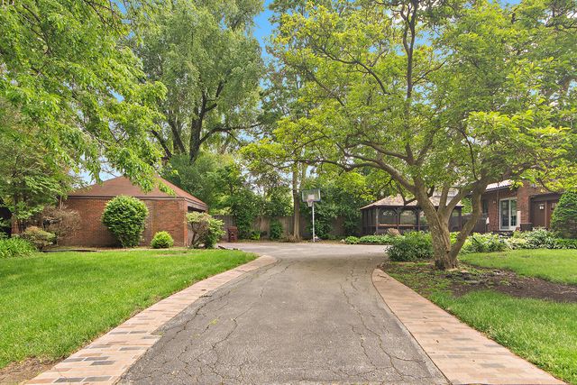 829 Gardner Road, Flossmoor, IL 60422