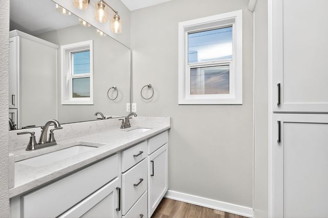 2823 22nd Street SW, Altoona, IA 50009