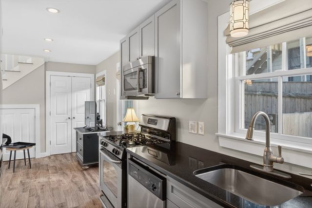 16 Conwell Street Unit 3, Provincetown, MA 02657