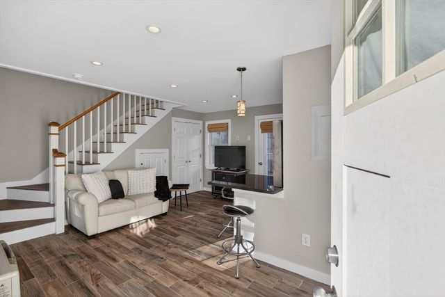 16 Conwell Street Unit 3, Provincetown, MA 02657