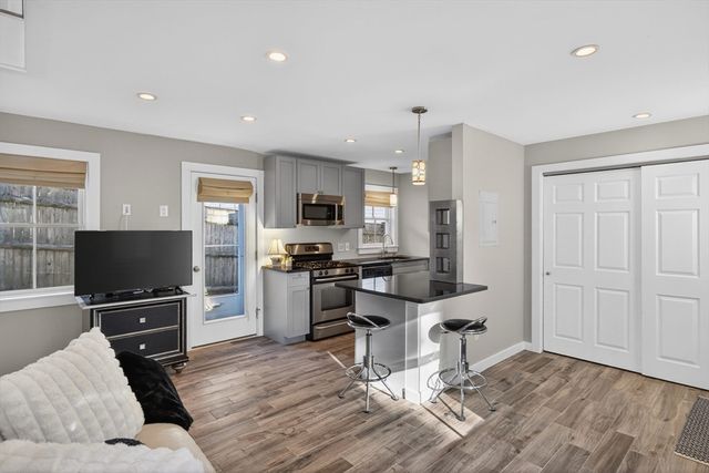 16 Conwell Street Unit 3, Provincetown, MA 02657