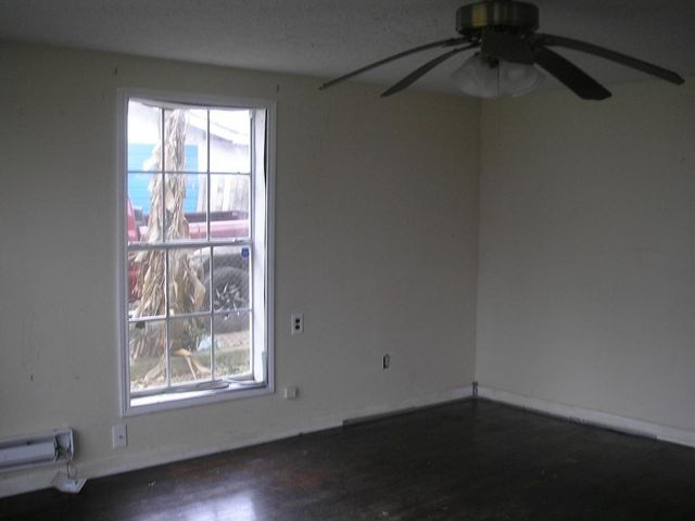 809 8th Avenue N, Texas City, TX 77590