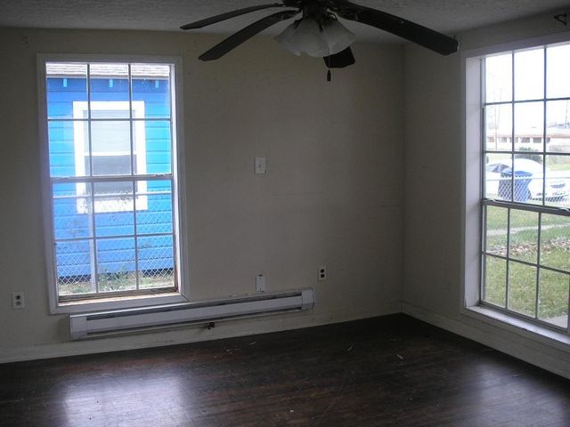 809 8th Avenue N, Texas City, TX 77590