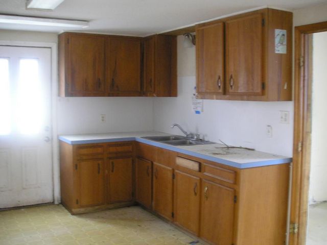 809 8th Avenue N, Texas City, TX 77590