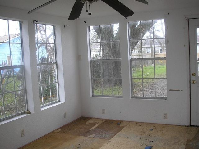 809 8th Avenue N, Texas City, TX 77590