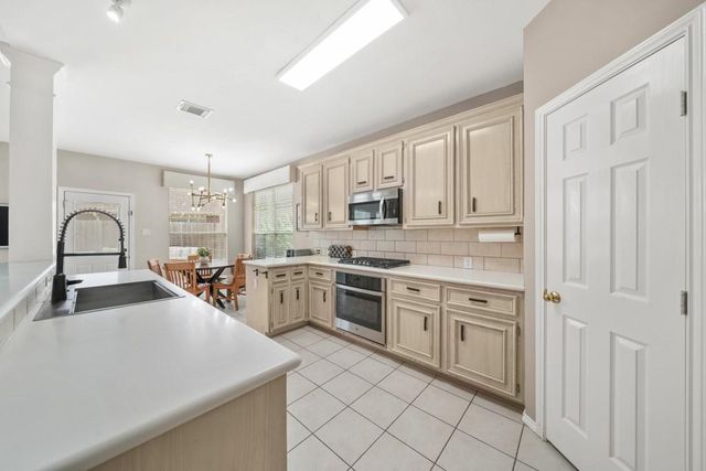 2372 Autumn Mist Court, League City, TX 77573